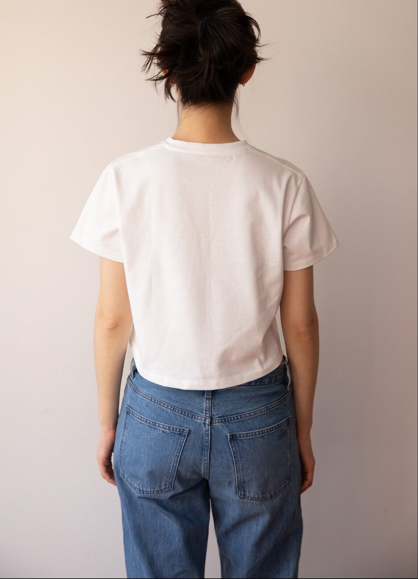 WHITE TEE