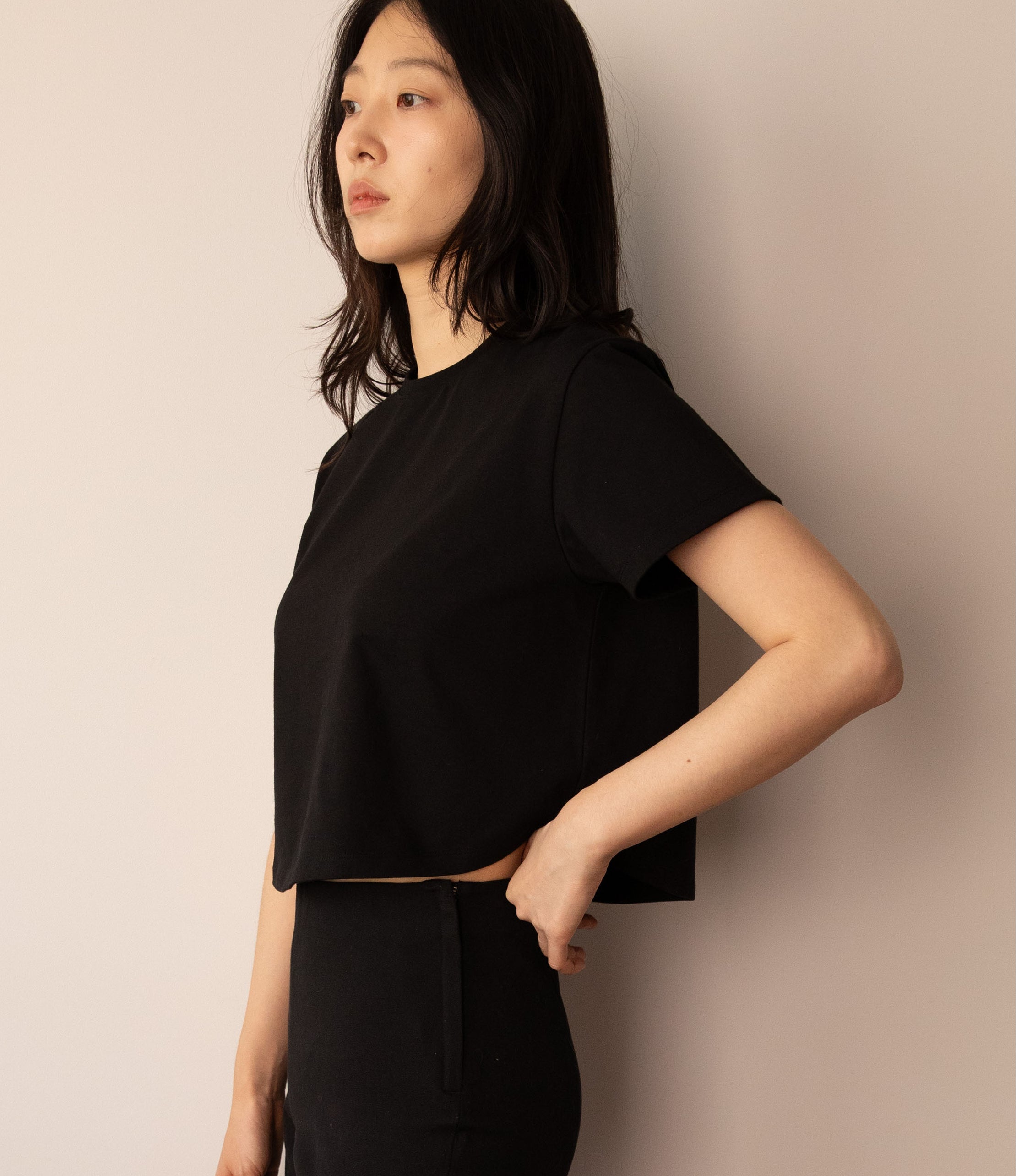 BLACK TEE