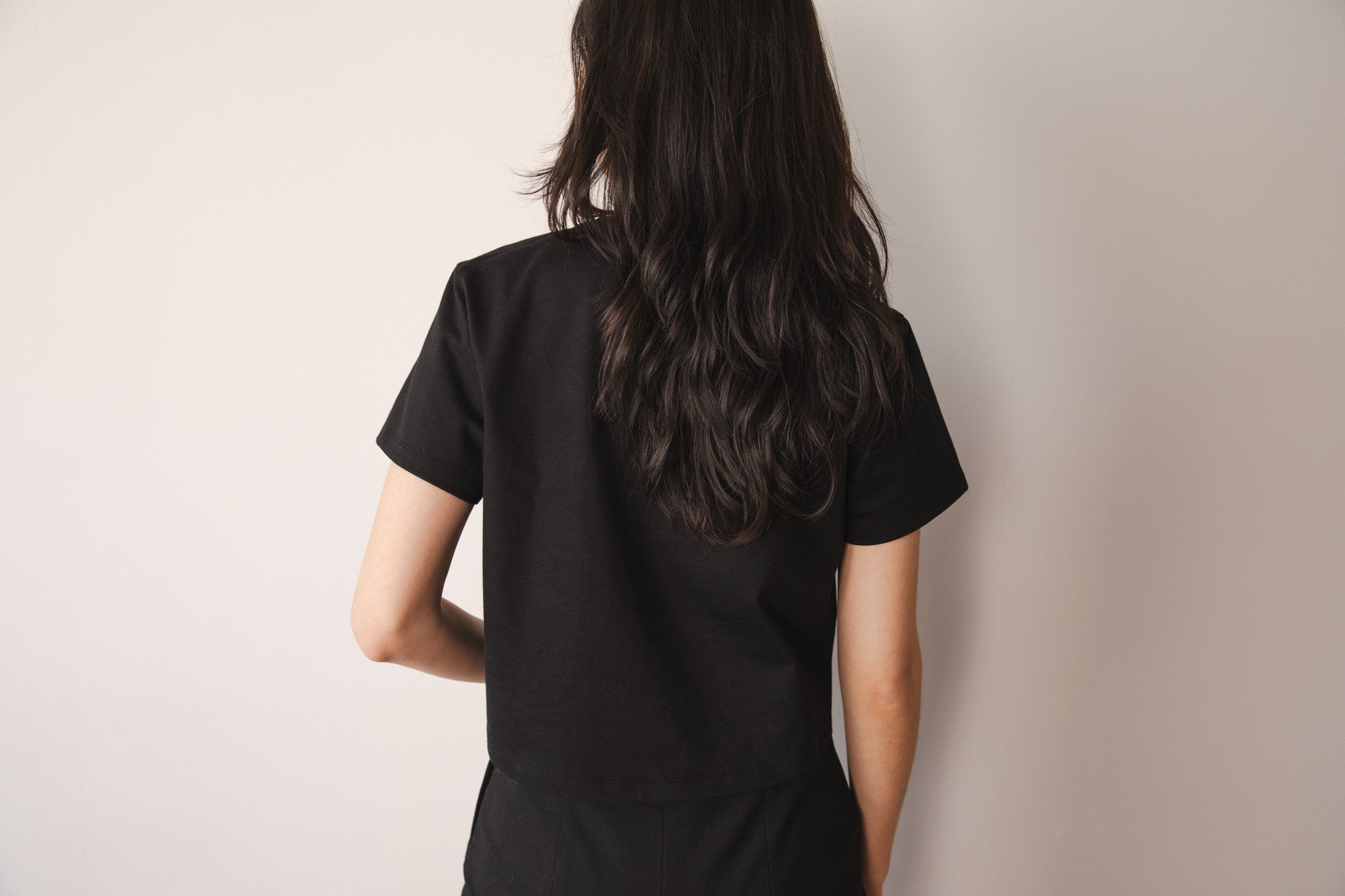 BLACK TEE