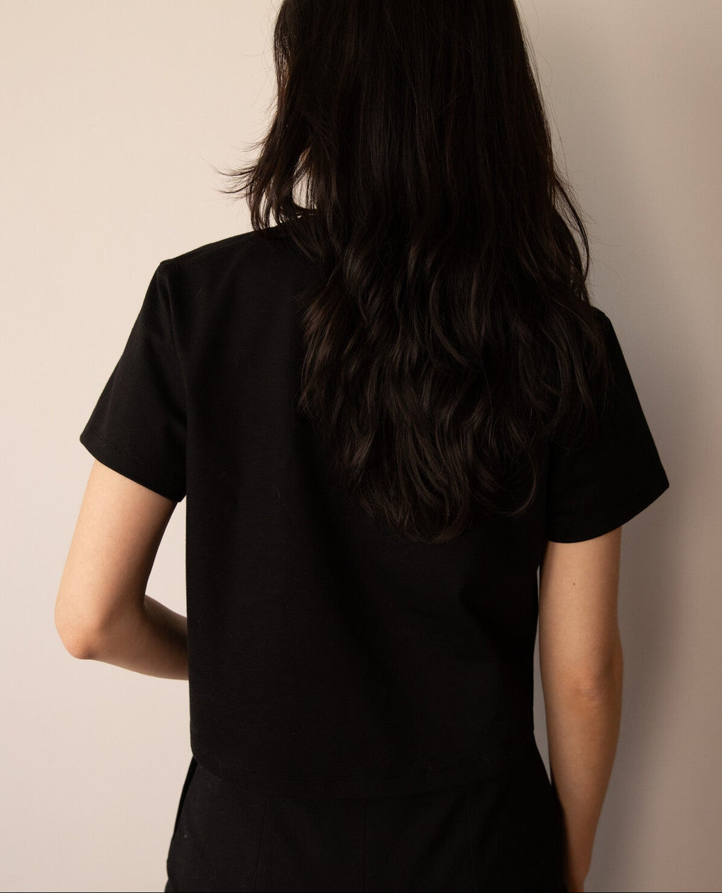 BLACK TEE