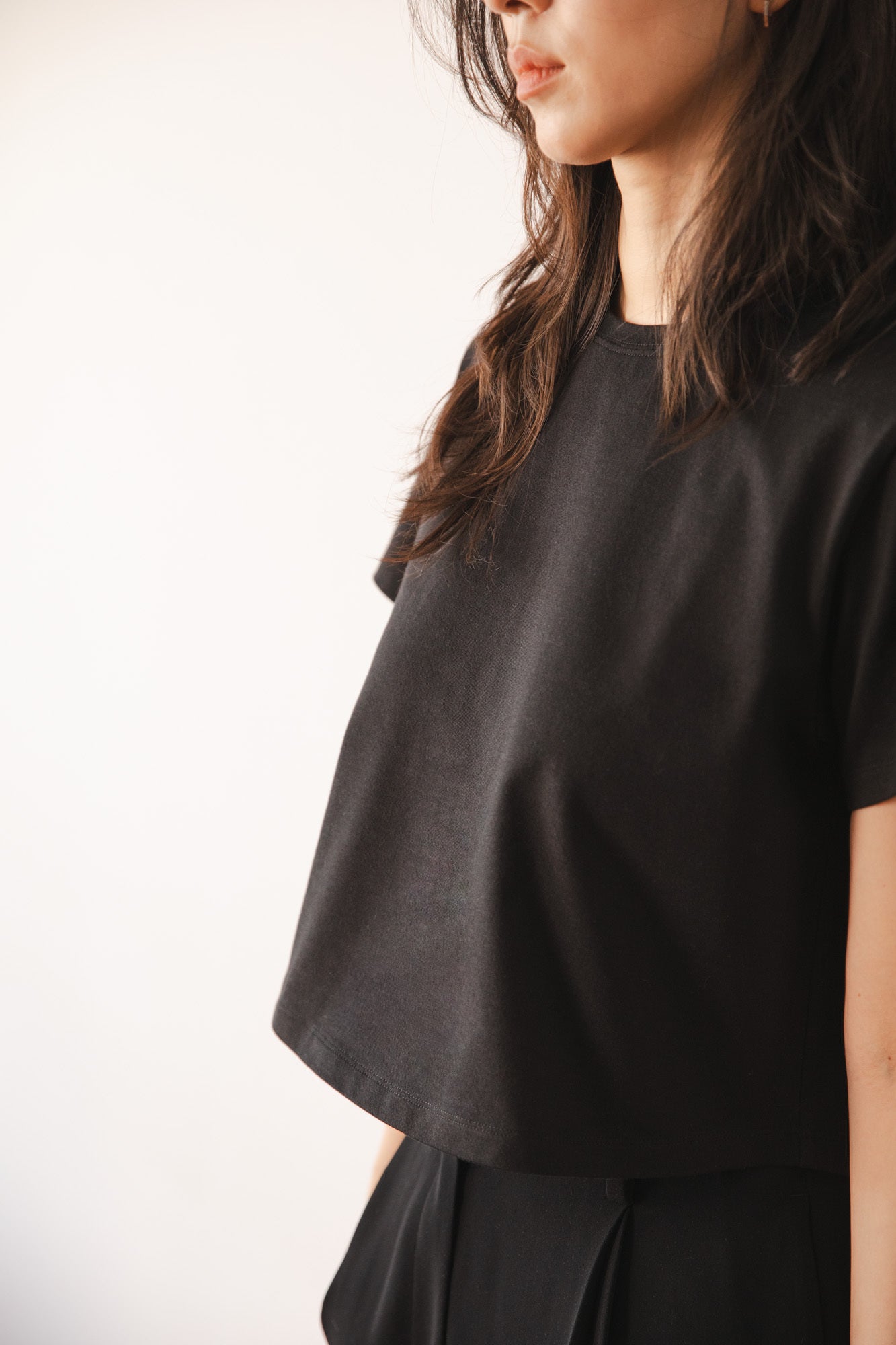 BLACK TEE